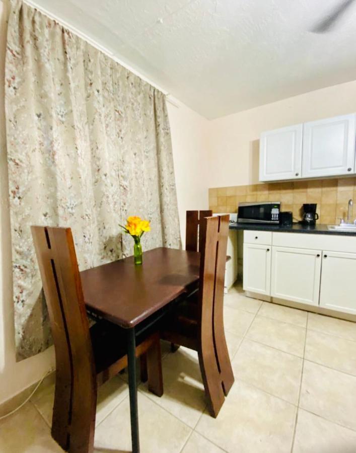 Hallandale Beach Motel With Free Parking And Full Kitchen ! No Extra Fees! Accepting Cash! Eksteriør bilde